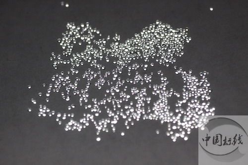 平罗金属表面处理厂喷砂玻璃微珠清理